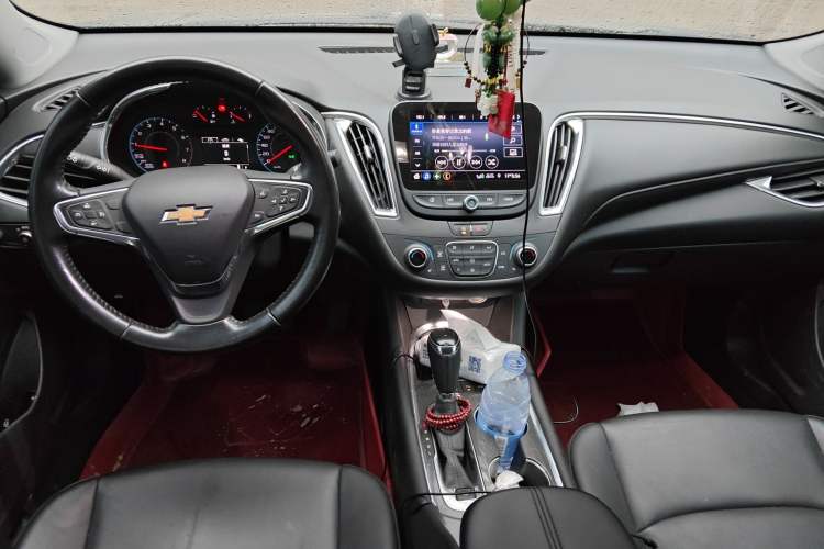 Used Chevrolet Malibu XL 2019 535T CVT Active Version Center Console