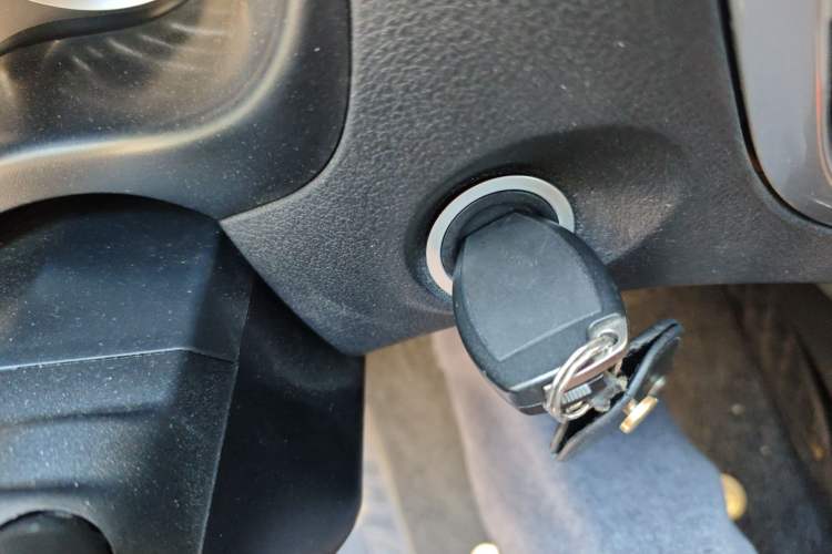 Used Mercedes-Benz Vito 2023 2.0T Business Version 7 Seats Vehicle Key