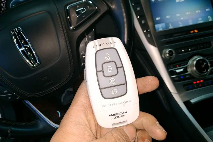 Used Lincoln MKZ 2017 2.0T Luxury Edition
