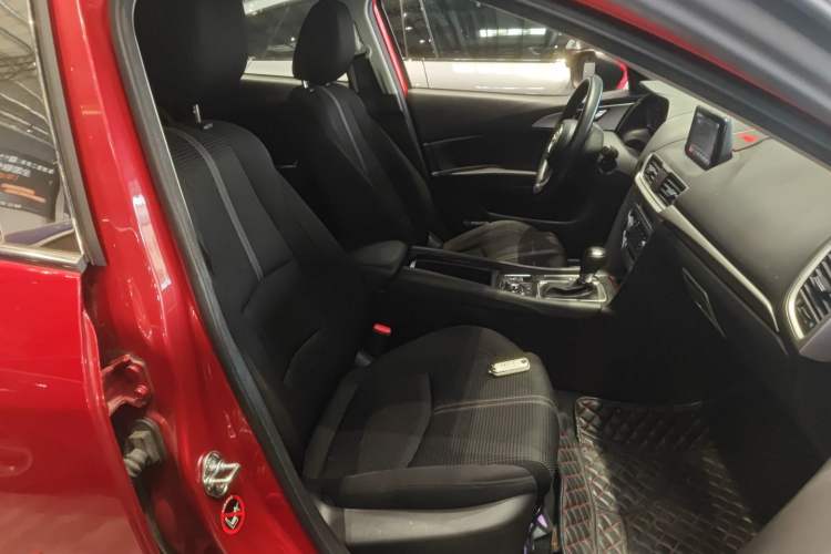 Used Mazda Mazda 3 Axela 2019 Cloud-Controlled Sedan 1.5L Automatic Luxury Model China VI Standard
