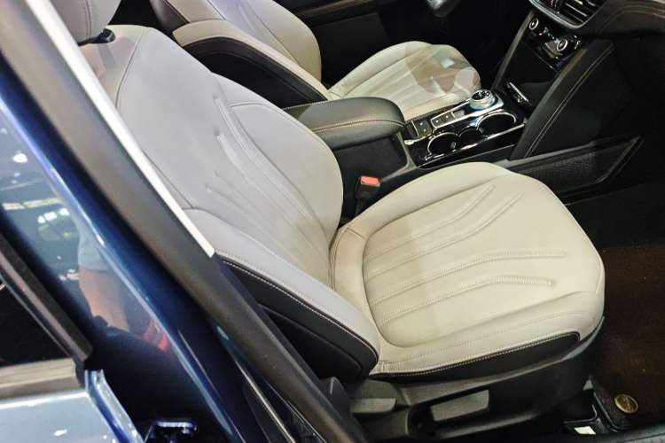 Used Ford Escape 2024 EcoBoost 245 Two-Wheel-Drive Comfort Edition
