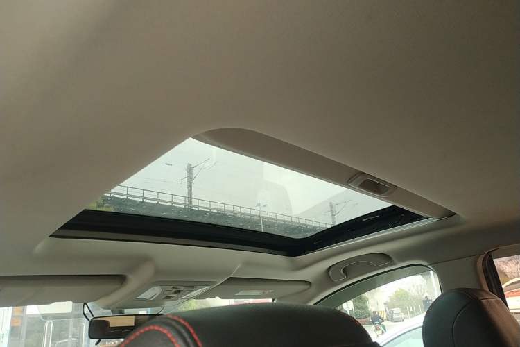 Used Dongfeng Aeolus AX7 2016 2.0L Automatic Zhiyi Trim