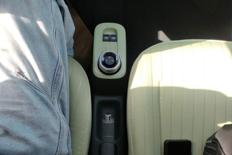 Used Geely Galaxy Panda 2023 Panda Mini 200km Endurance Bear