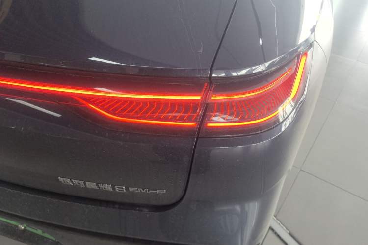 Used Geely Galaxy 8 2025 130km EM-P Starship Edition
