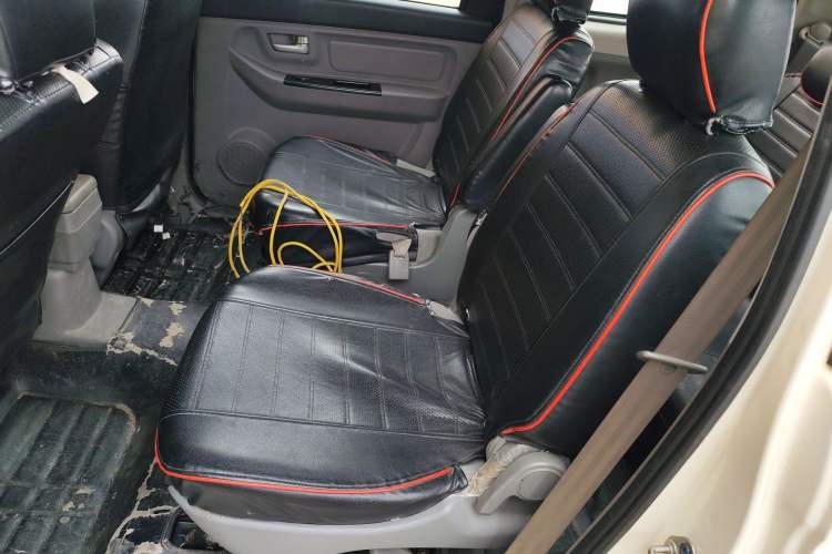 Used BAIC Weiwang M20 2014 1.5L practical type BJ415A Left Rear Seat