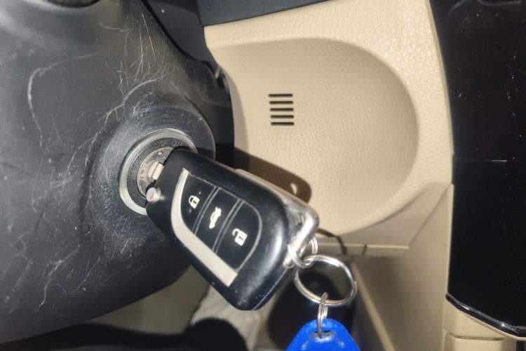 Used Toyota Corolla 2014 1.6L CVT GL Vehicle Key