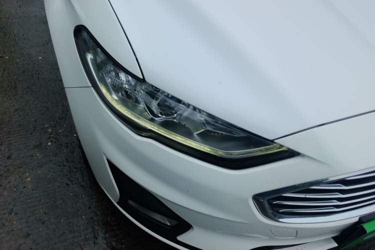 Used Ford Mondeo 2018 EcoBoost 180 Smart Control Fashion Model China V Standard Right Front Headlight