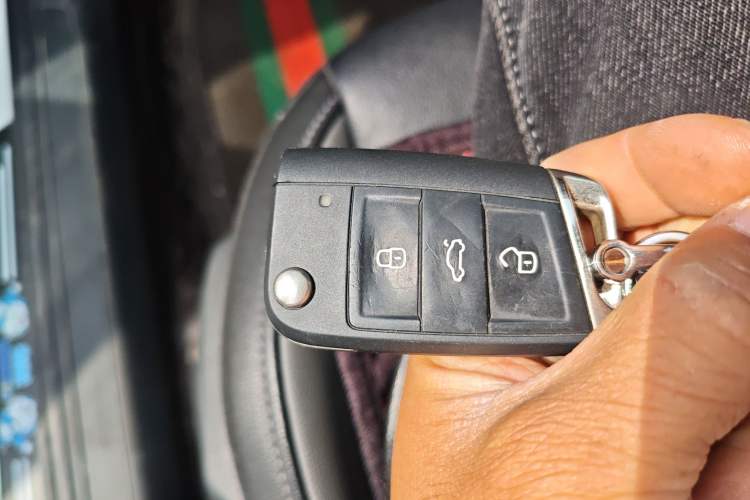 Used Volkswagen Sagitar 2021 280TSI DSG Excellence Edition Vehicle Key