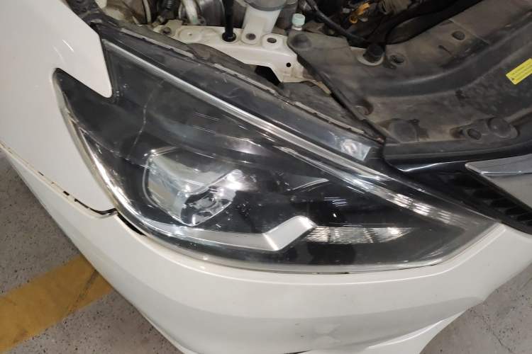 Used Nissan Sylphy 2019 1.6XV CVT Smart Connect Luxury Edition China V Standard Right Front Headlight