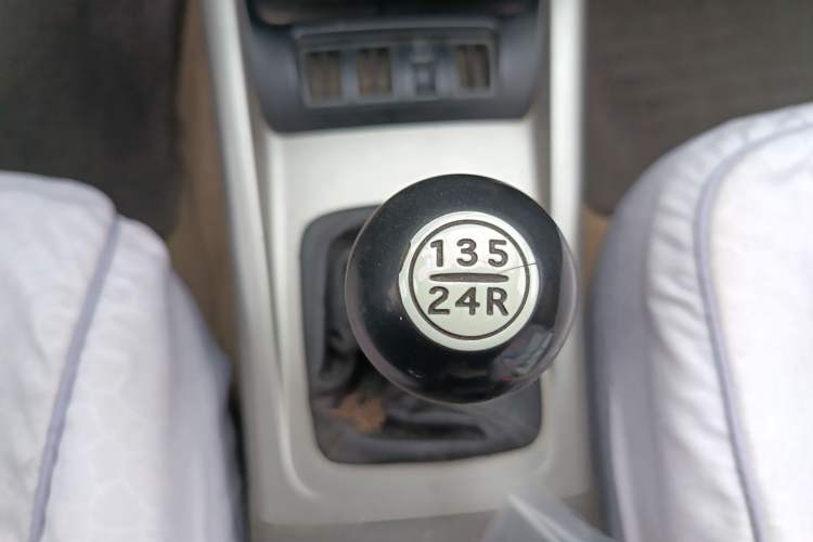 Used Hyundai Elantra 2011 1.6L Manual Comfort Version
