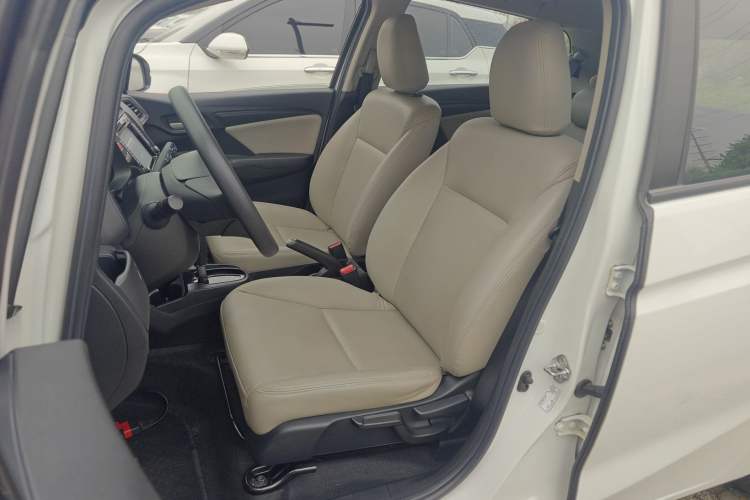 Used Honda Fit 2014 1.5L LX CVT Comfort Model Left Front Seat