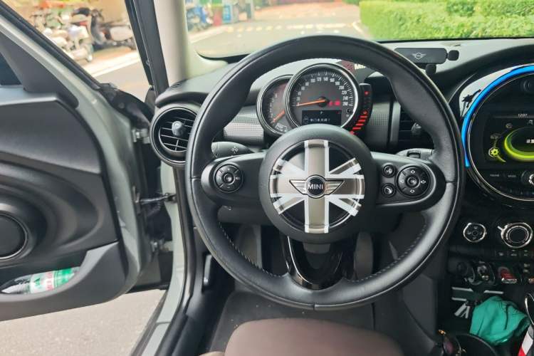 Used MINI 2015 1.5T COOPER Fun Five-Door Edition