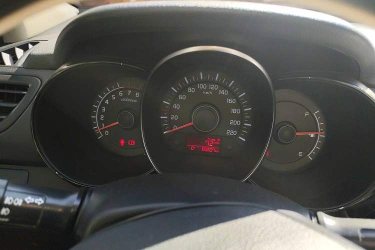 Used Kia K2 2015 Sedan 1.4L MT GLS
