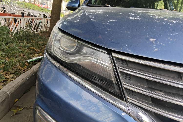 Used Roewe RX5 2016 30T Two-Wheel Drive Automatic Internet Smart Edition Right Front Headlight