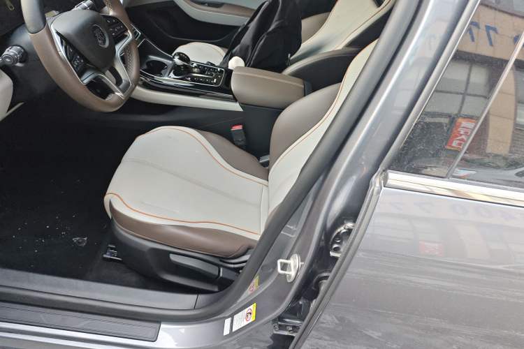 Used BYD Qin PLUS 2024 Honor Edition EV 420KM Leading Model
