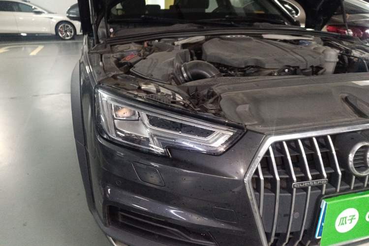 Used Audi A4 2019 45 TFSI allroad quattro Fashion Edition Right Front Headlight