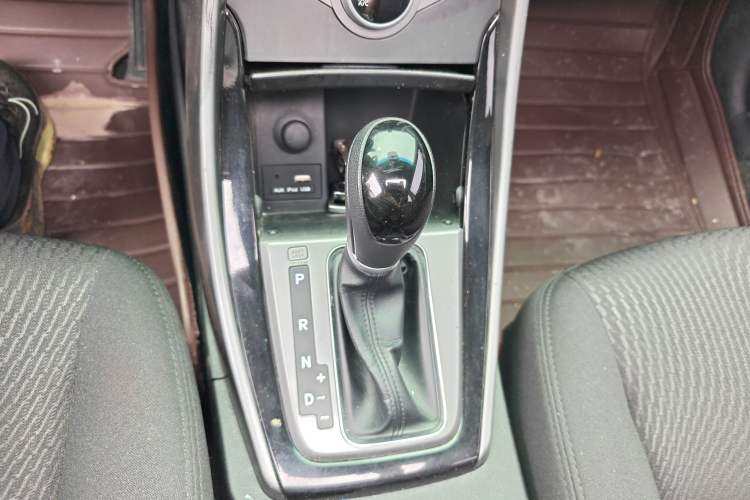 Used Hyundai Elantra (5th Generation / Langdong) 2016 1.6L Automatic Prestige Model Gear Lever