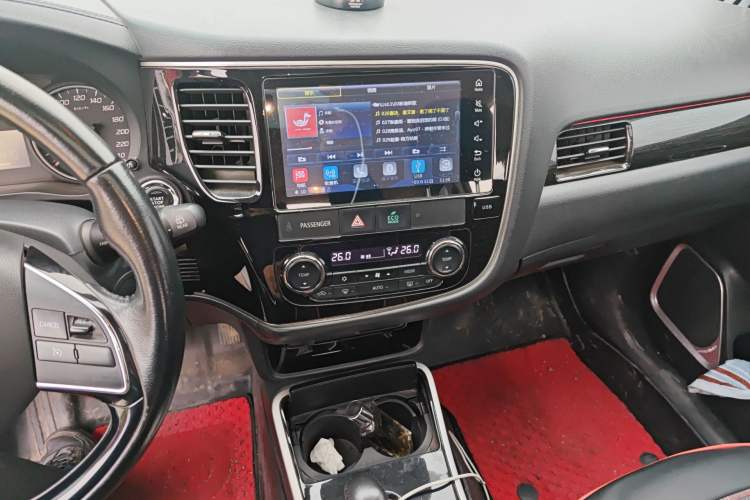 Used Mitsubishi Outlander 2018 2.0L Two-Wheel Drive Glory Edition 5 Seats