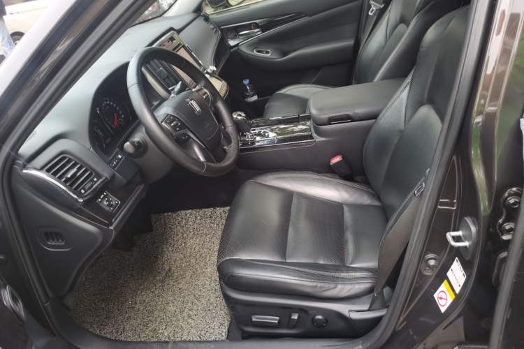 Used Toyota Crown 2015 2.0T Fashion Edition
