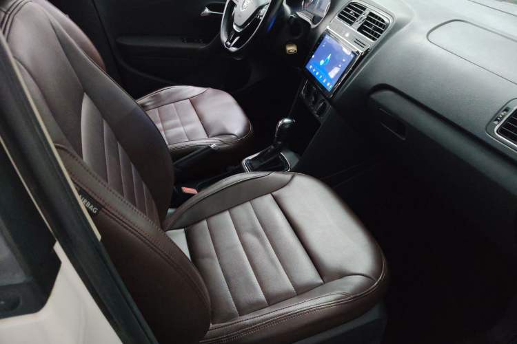 Used Volkswagen Polo 2016 1.6L Automatic Comfort Model