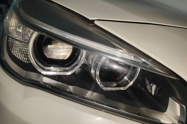 Used BMW 2 Series Gran Tourer 2015 218i Sports Design Package Right Front Headlight