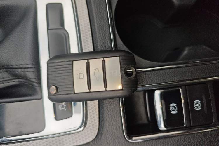 Used Roewe i6 2020 PLUS 1.6L CVT 4G Connected Glory Flagship Edition Vehicle Key