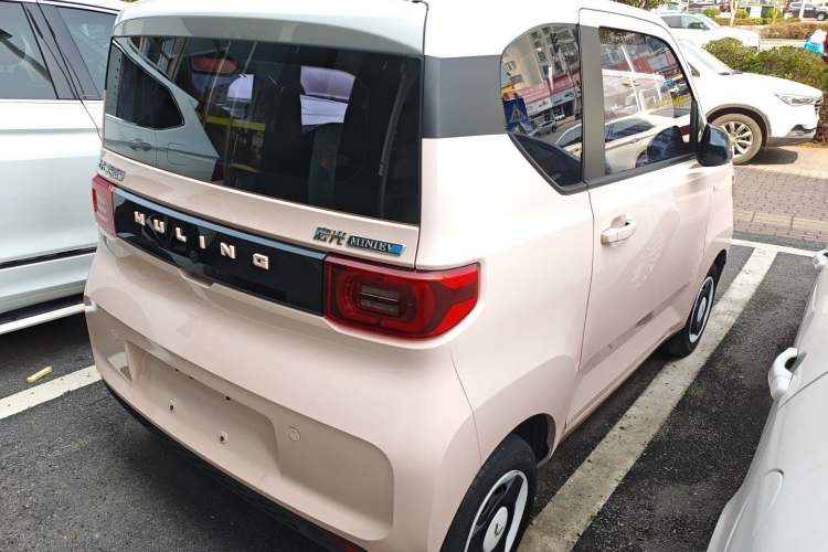 Used Wuling Hongguang MINIEV 2021 Macaron Premium Model – Lithium-NMC
