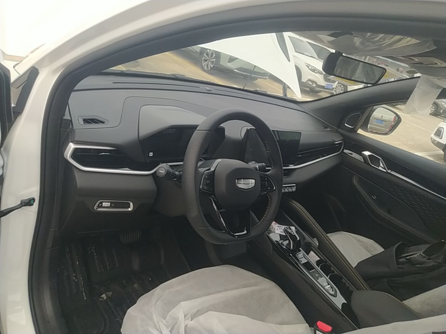 Geely Auto Coolray 2025 Bin Yue L 1.5TD DCT Beyond Edition — снимка 12