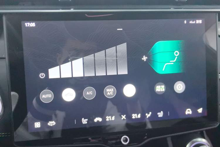 Used Lynk & Co 05 2020 2.0TD Two-Wheel Drive Shine Halo
