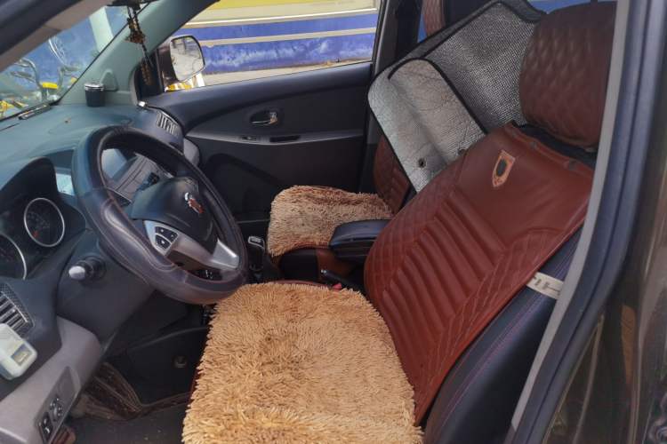 Used Jinbei Zhishang S30 2015 1.5L Manual Elite Model Left Front Seat