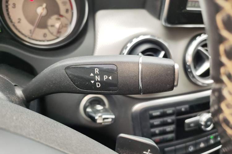 Used Mercedes-Benz GLA 2015 GLA 200 Sport Edition Gear Lever