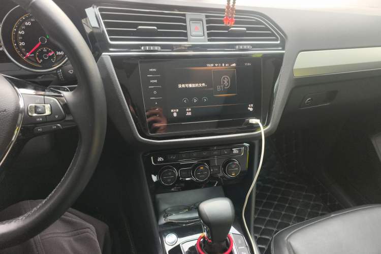 Used Volkswagen Tiguan L 2019 Revised 330TSI Automatic Two-Wheel Drive Smart & Luxury Edition China VI Standard Audio And AC Panel