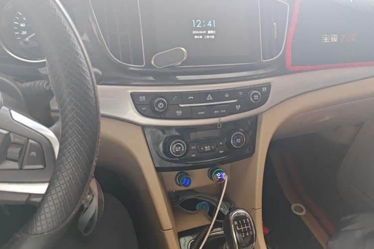 Used Baojun 730 2016 1.5T Manual Luxury Edition 7 Seats