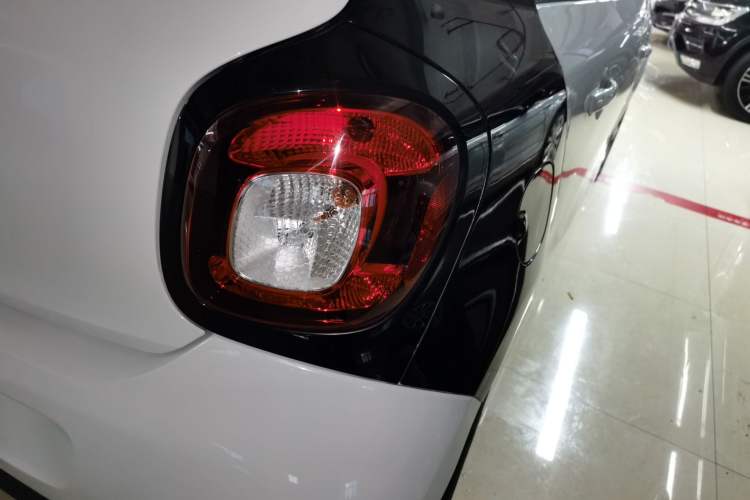 Used smart forfour 2018 1.0L 52kW Passion Edition
