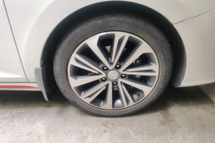 Used CHANGAN Ruicheng CC 2021 Blue Whale Edition 1.5T DCT Luxury Model Right Front Wheel Hub