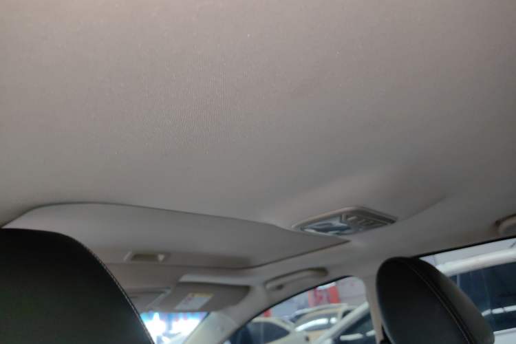 Used Geely Auto Emgrand 2017 Sedan Million Edition 1.5L Manual - Upward Version Headliner