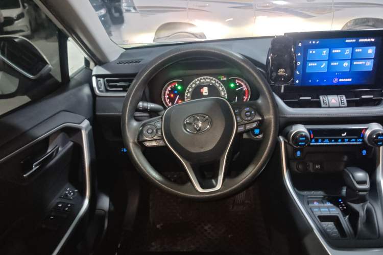 Used Toyota RAV4 2021 2.0L CVT Two-Wheel Drive Fashion Edition
