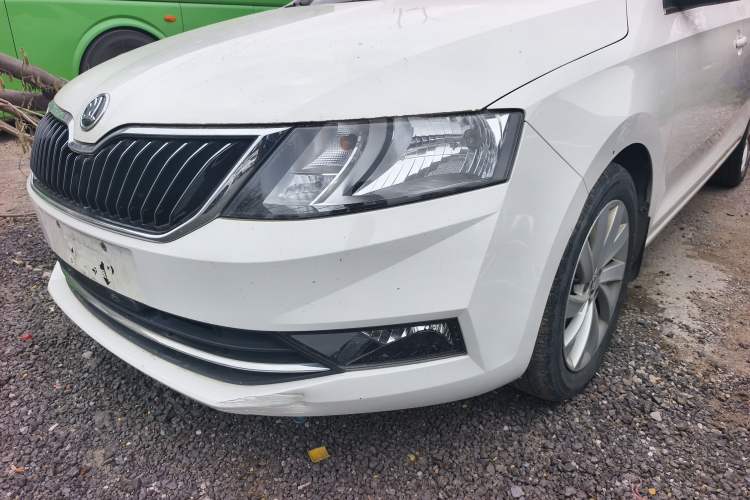 Used Skoda Rapid 2018 1.6L Automatic Comfort Edition Left Front Headlight