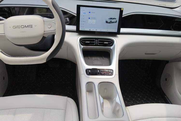 Used Geely Galaxy Geome 2026 Model 310km Youth Edition
