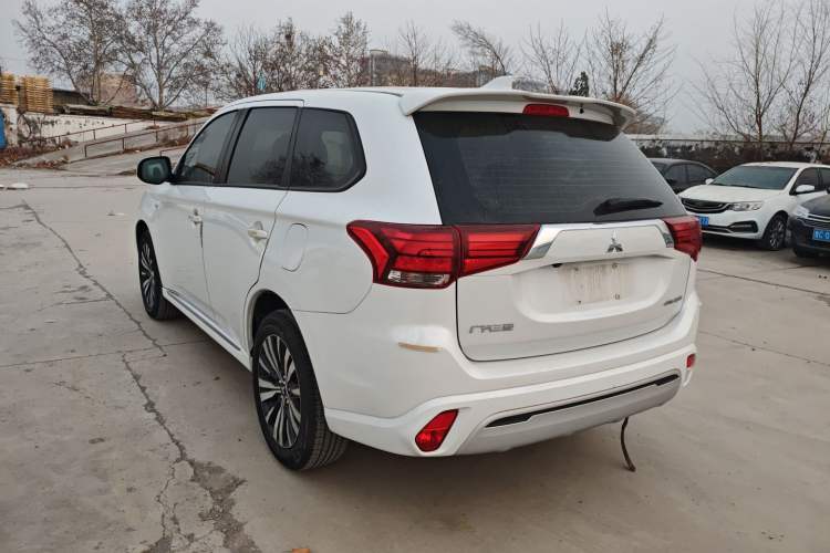Used Mitsubishi Outlander 2021 Revised Version 2.0L Two-Wheel Drive Comfort Edition 5 Seats
