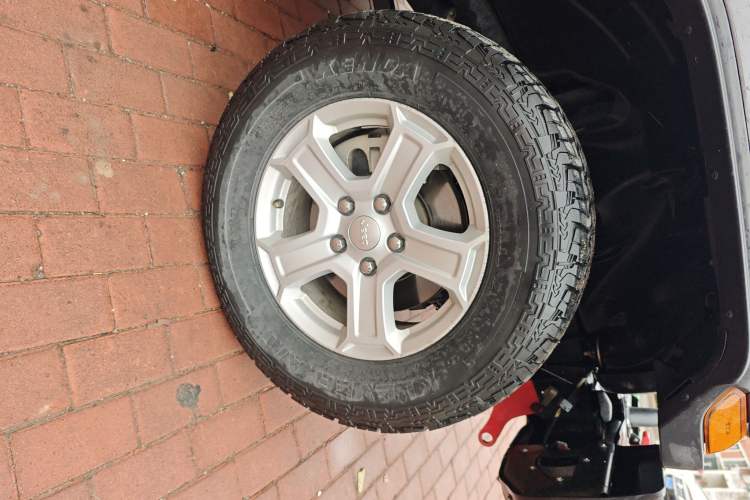 Used Jeep Wrangler 2019 2.0T Sahara Four-Door Version China VI Emission Standard
