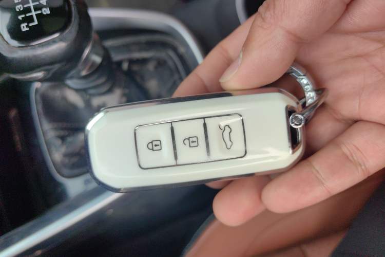 Used Baojun 510 2017 1.5L Manual Luxury Model Interior 1