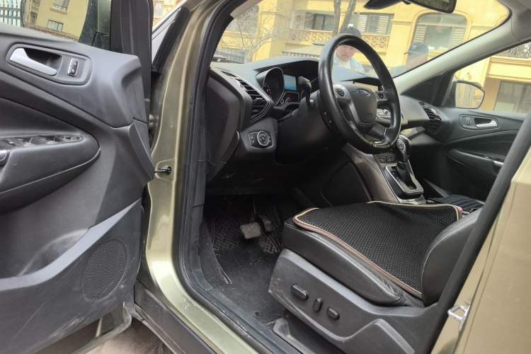 Used Ford Kuga 2015 2.0L GTDi Four-Wheel Drive Elite Model Driver Seat