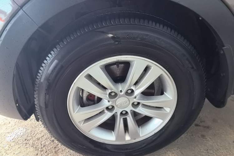 Used Kia Sportage R 2016 2.0L Automatic Two-Wheel Drive GL Left Front Wheel Hub