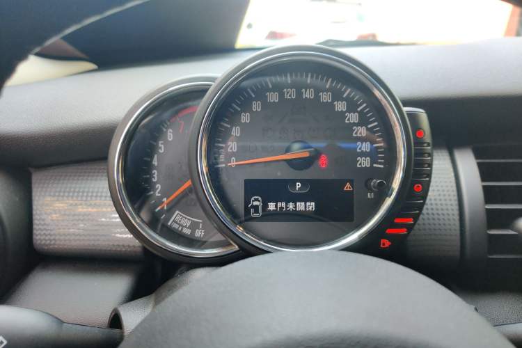 Used MINI 2016 1.5T COOPER Pioneer Edition Five-Door Model
