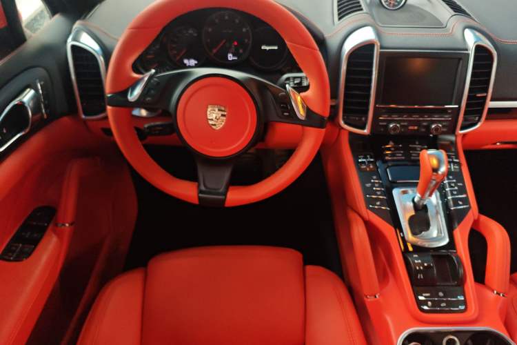 Used Porsche Cayenne 2011 3.6L automatic transmission U.S. specification Steering Wheel