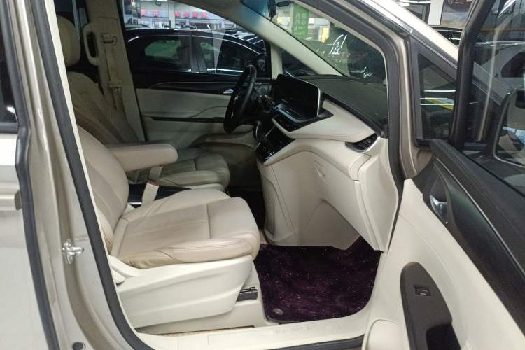 Used Buick GL8 2022 ES Landtrek 653T Comfort Edition