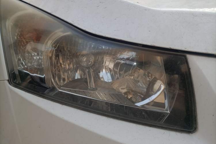 Used Chevrolet Cruze 2013 1.6L SL MT Right Front Headlight
