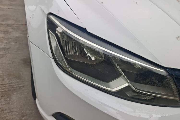 Used Volkswagen Lamando 2017 230TSI DSG Fashion Edition Right Front Headlight