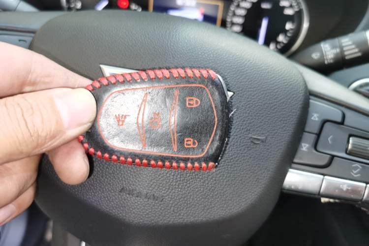 Used Cadillac XT4 2018 28T Two-Wheel-Drive Luxury Model Vehicle Key